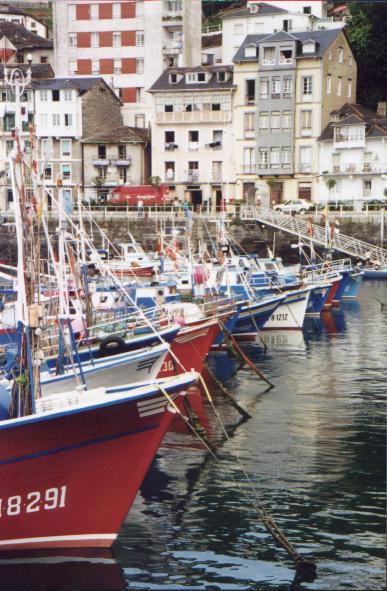 Luarca.JPG (58743 bytes)