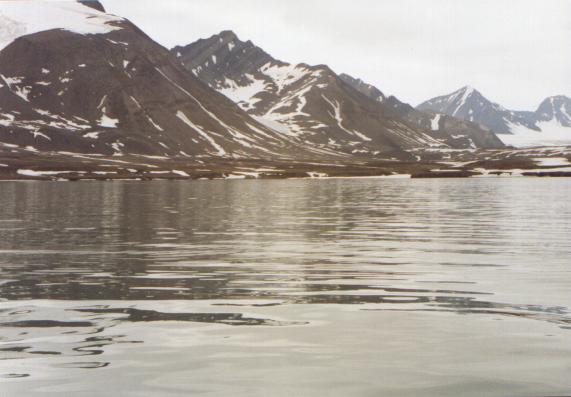 Fjord.jpg (34322 bytes)